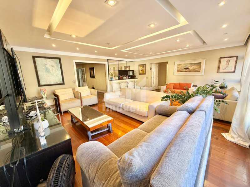 Proximidades Metrô - Apartamento à venda na Tijuca, Rua Doutor Satamini, 4 quartos, suíte, escritório, 1 vaga, decoração de alto padrão e a 8 minutos do metrô Afonso Pena. - 3412