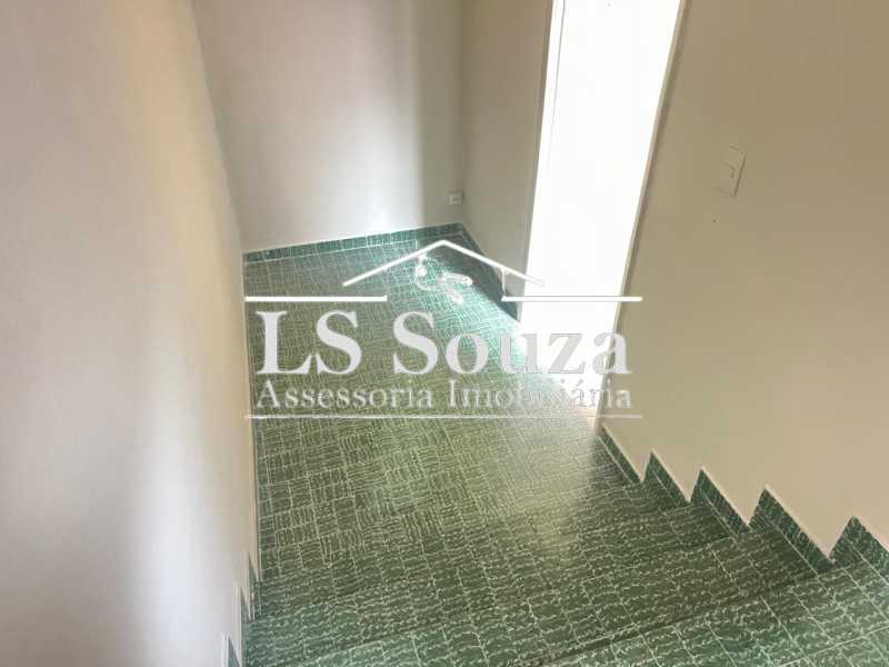 f4207ab8-8671-40d9-8d2a-d33e7e - 1