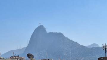 Ótima localização - MARAVILHOSO 2 QUARTOS REFORMADO VISTA CRISTO!!!!! - FCAP21453