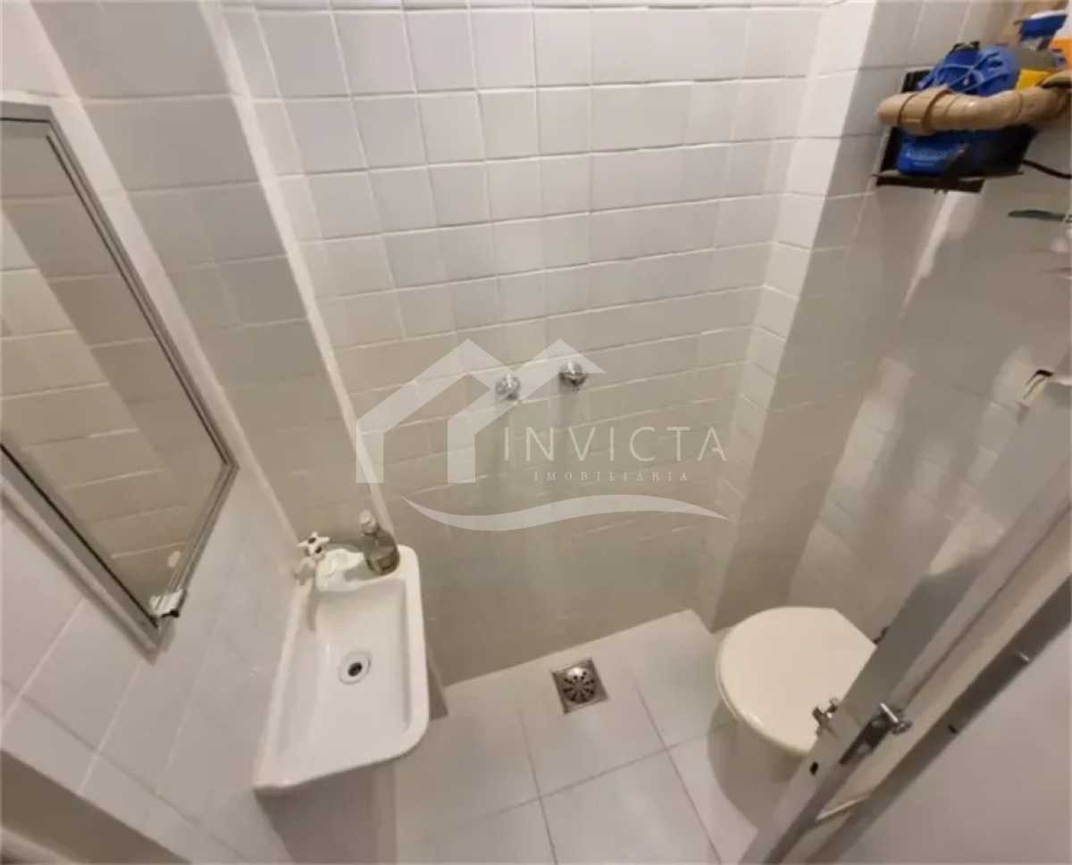 Banheiro de serviço - 22