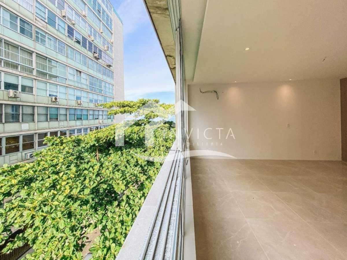 12033_G1757094699 - 2