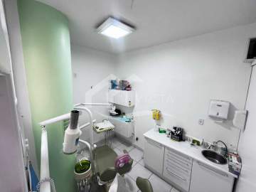 Ótima localização - SALA COMERCIAL EM PREDIO MISTO EM COPACABANA!!! - FCSL10008