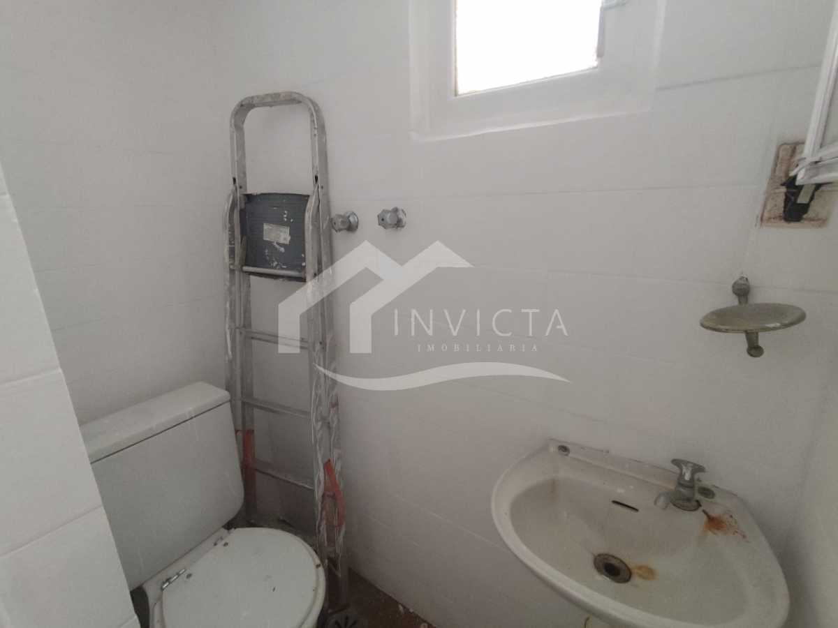 Conheça Banheiro de serviço. do imóvel - super luxuoso 4 quartos com 2 suítes!!! - FCAP40255 - 28 Banheiro de serviço. - 28