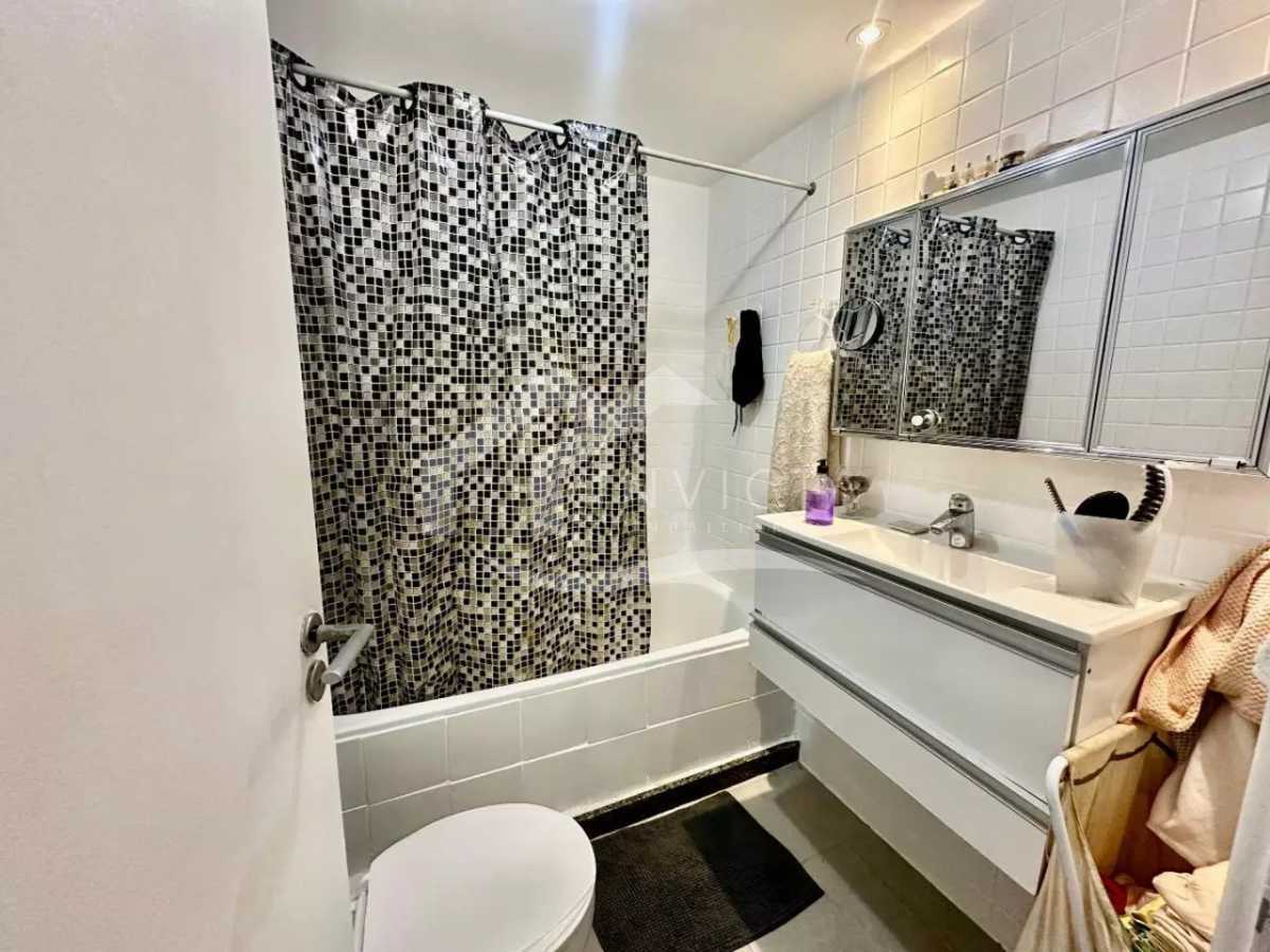 bb6af774-92ce-4982-a180-c279d7 - 18