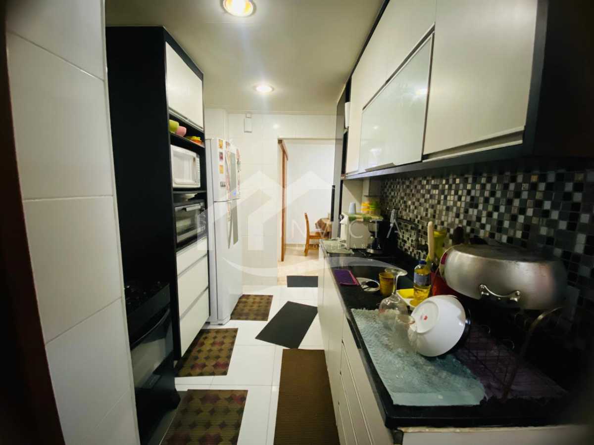 4698c173-c9c9-4167-bf7c-a6cfd6 - 24