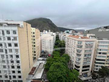 Imperdível - Maravilhosa cobertura a uma quadra da praia de Copacabana. - FCCO30039