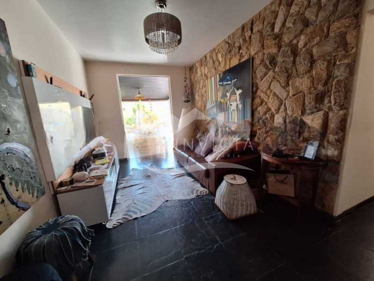 21749_G1717420824-Photoroom - 2