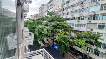 Ótima localização - EXCELENTE APARTAMENTO DE 120M², COM 3 QUARTOS MUITO BEM CONSERVADOS A 600M DO FORTE DE COPACABANA E A 350M DO PARQUE GAROTA DE IPANEMA!!! - RPAP30275
