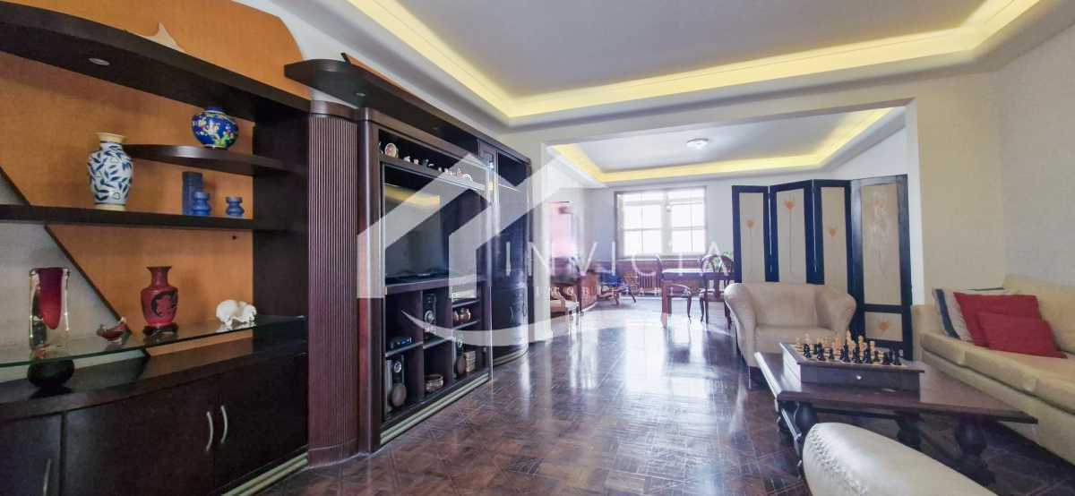 15758_G1761165600 - 4