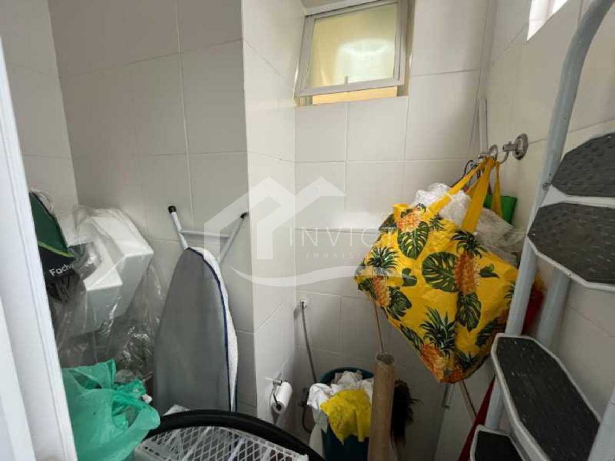 Banheiro de serviço - 22