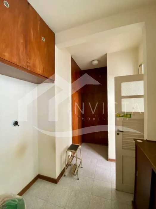 b7c7504c3f944c768d6c844d134ebd - 25