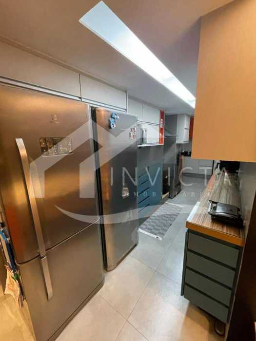 1304409-Photoroom - 19