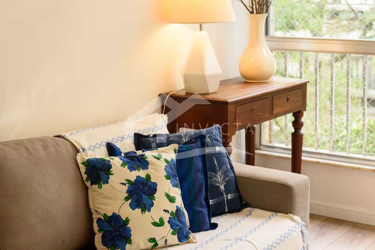 a3c6d578-f001-4207-a00c-d4fd40 - 4