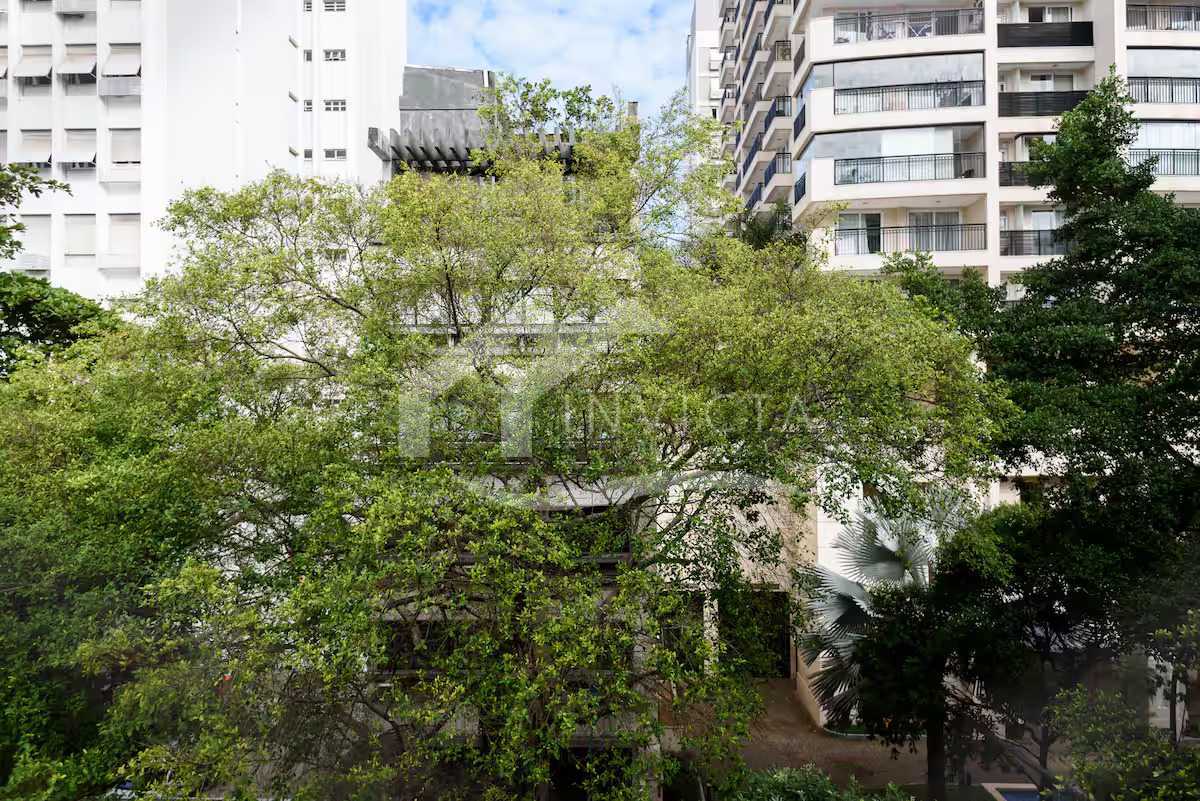 b8f37f1d-34d9-4a92-9e3d-438d9d - 30