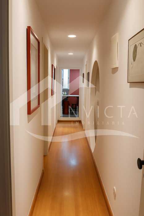 a83ccac4460a405b88acbb389ef025 - 8