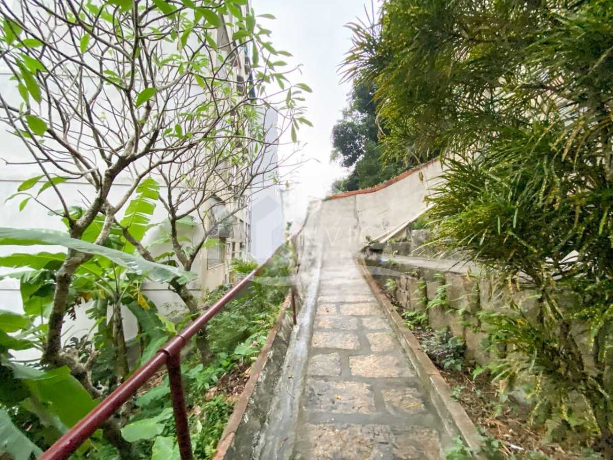 Imperdível - Raridade em Copacabana! Ampla casa com 500 m² de terreno na Rua Santa Clara - RPCC140001