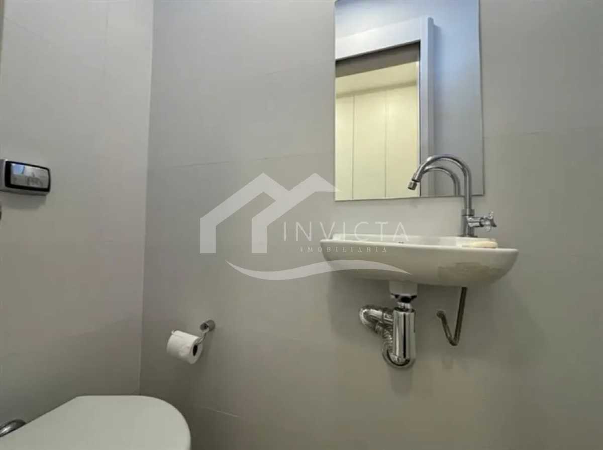 Conheça Banheiro de serviço do imóvel - Quadrilátero do charme: reformado 3 quartos com varanda e 2 vagas - IPAP30184 - 27 Banheiro de serviço - 27