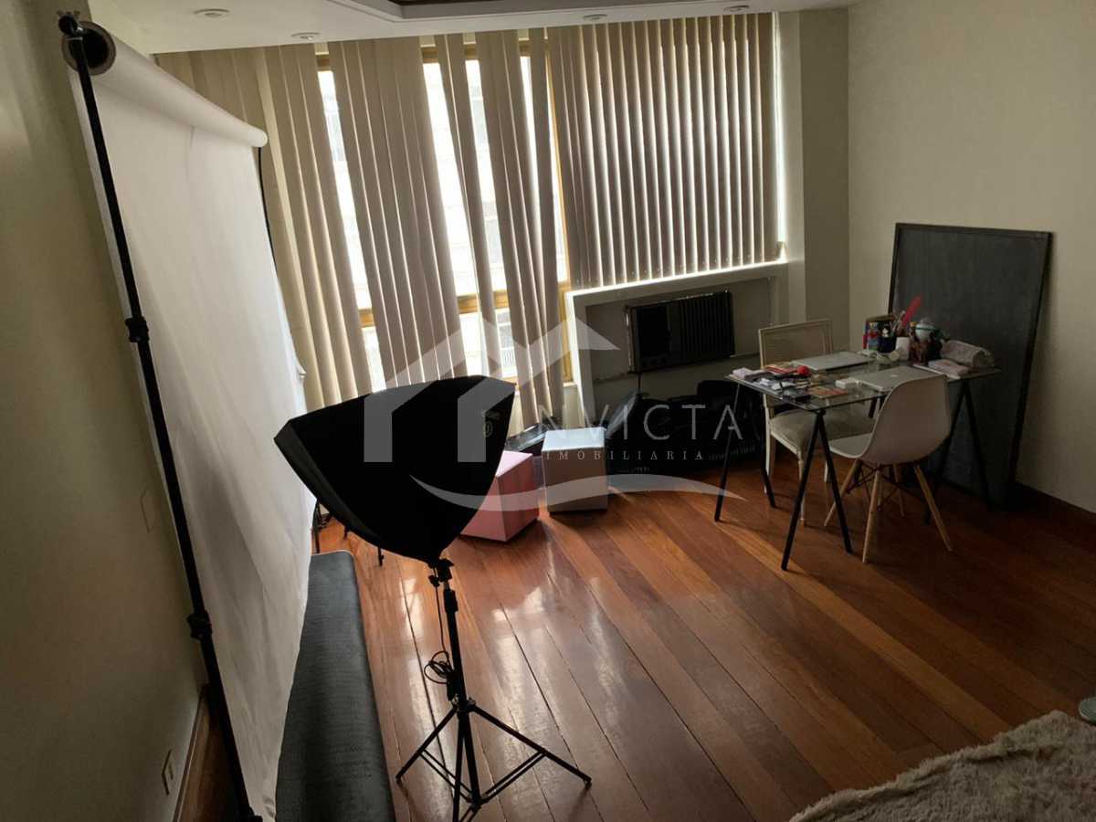 8f58a303-ff06-4c89-9b33-f1f738 - 4