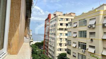 Ótima localização - Apartamento Reformado com Vista Mar e Vaga . Posto 4, Copacabana - RPAP30312