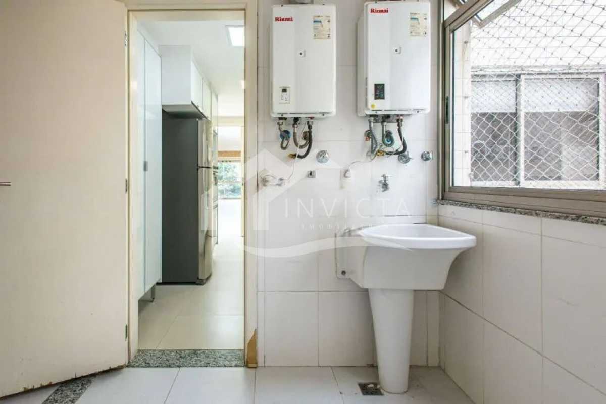 7003d8ff5657425c853c610b993677 - 30