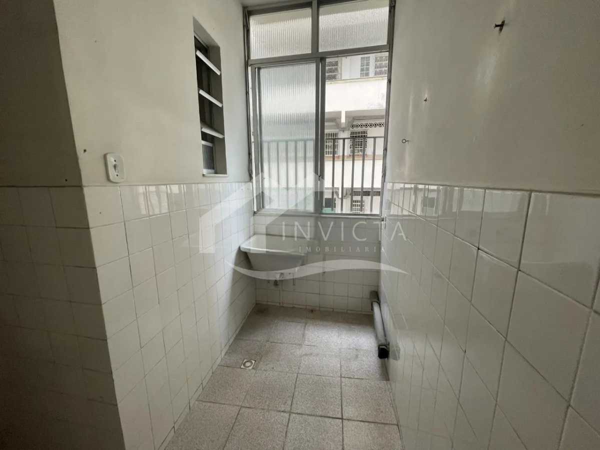 Ótima localização - MARAVILHOSO TRÊS QUARTOS COM DUAS SUITES PRÓXIMO A AV ATLÂNTICA - FCAP31798