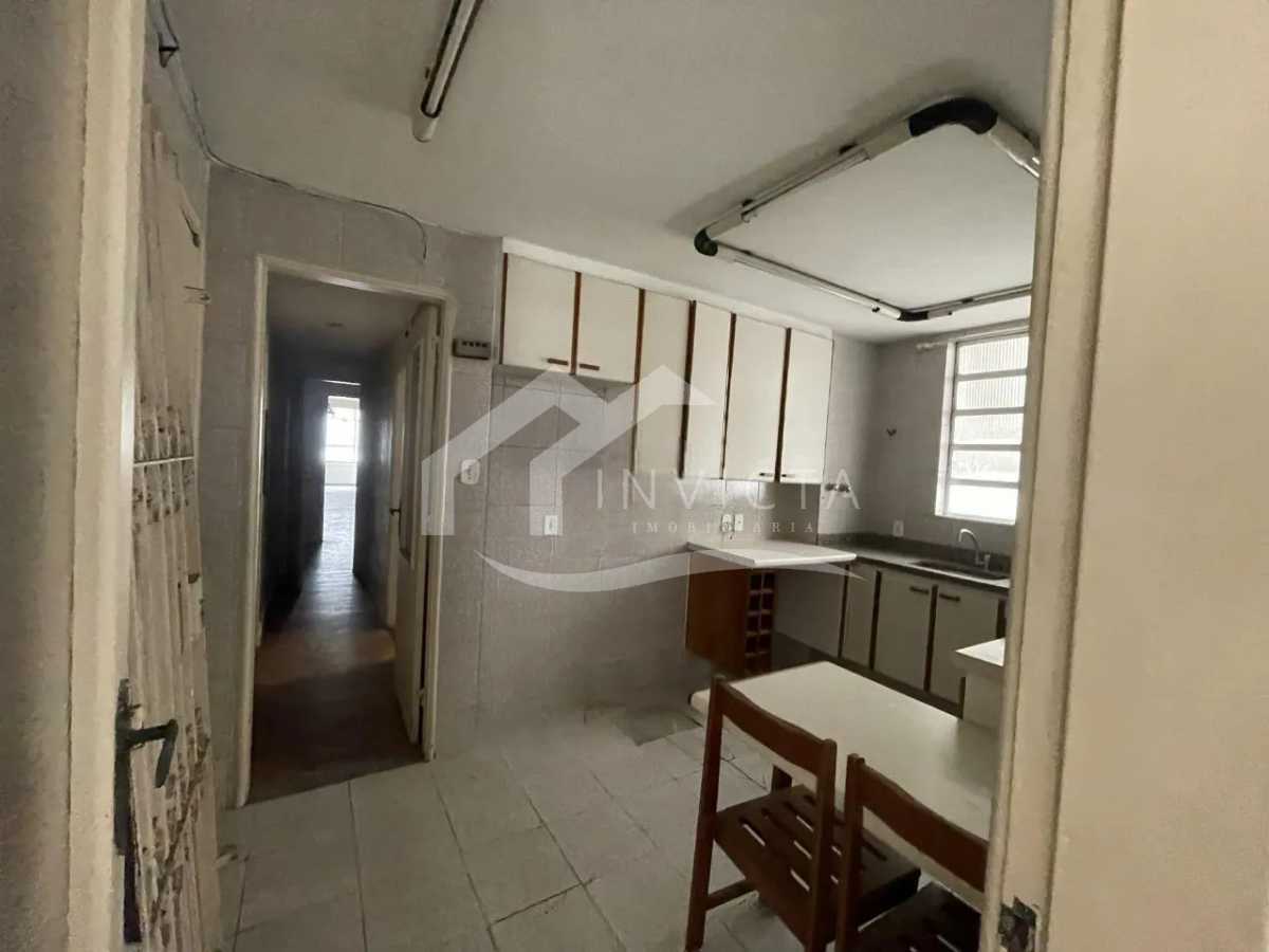 Ótima localização - MARAVILHOSO TRÊS QUARTOS COM DUAS SUITES PRÓXIMO A AV ATLÂNTICA - FCAP31798