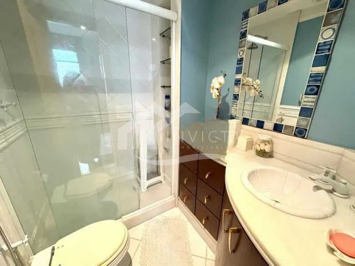 67a67928-0c06-4250-aaa9-f20fbb - 24