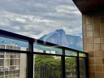 Apartamento de alto padrão com varanda e 3 vagas em Ipanema - IPAP40047