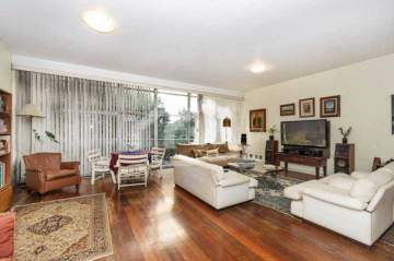 Imperdível - Incrível Oportunidade de 3 Quartos com Vaga no posto 6 de Copacabana, próximo ao metrô !!! - IPAP30198