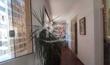 Imperdível - Belíssimo apartamento de 3 quartos em rua nobre de Copa. - FCAP31810