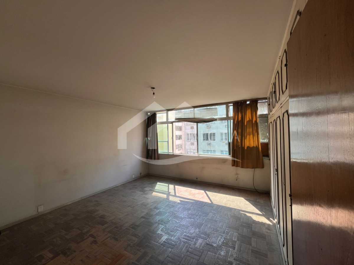 Imperdível - EXCELENTE APARTAMENTO DE 235m, COM VAGA NA ESCRITURA EM LOCALIZAÇÃO PRIVILEGIADA - RPAP40088