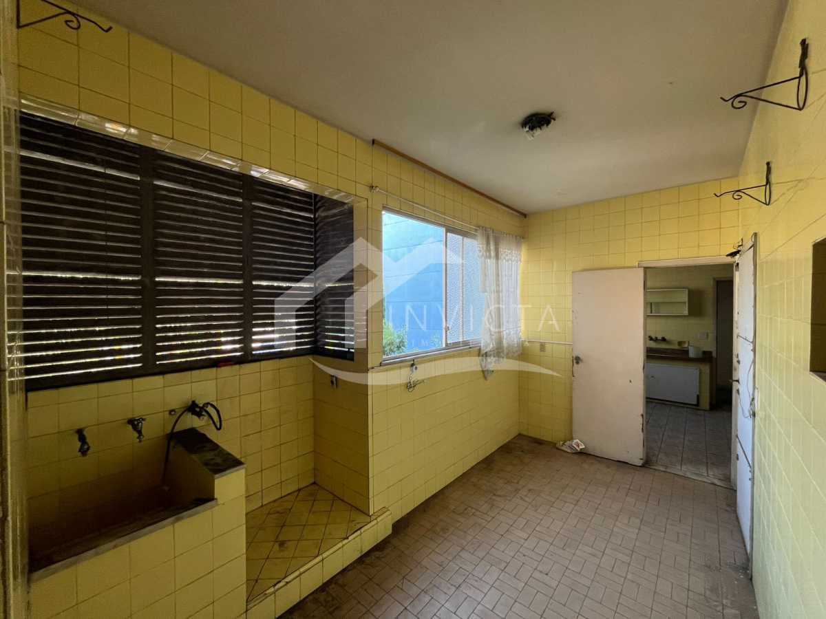 Imperdível - EXCELENTE APARTAMENTO DE 235m, COM VAGA NA ESCRITURA EM LOCALIZAÇÃO PRIVILEGIADA - RPAP40088
