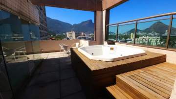 Imperdível - Espetacular cobertura duplex com 3 quartos no Leblon - IPCO30015