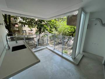 Imperdível - MARAVILHOSO QUARTO E SALA COM VARANDA EM IPANEMA - RPAP10204