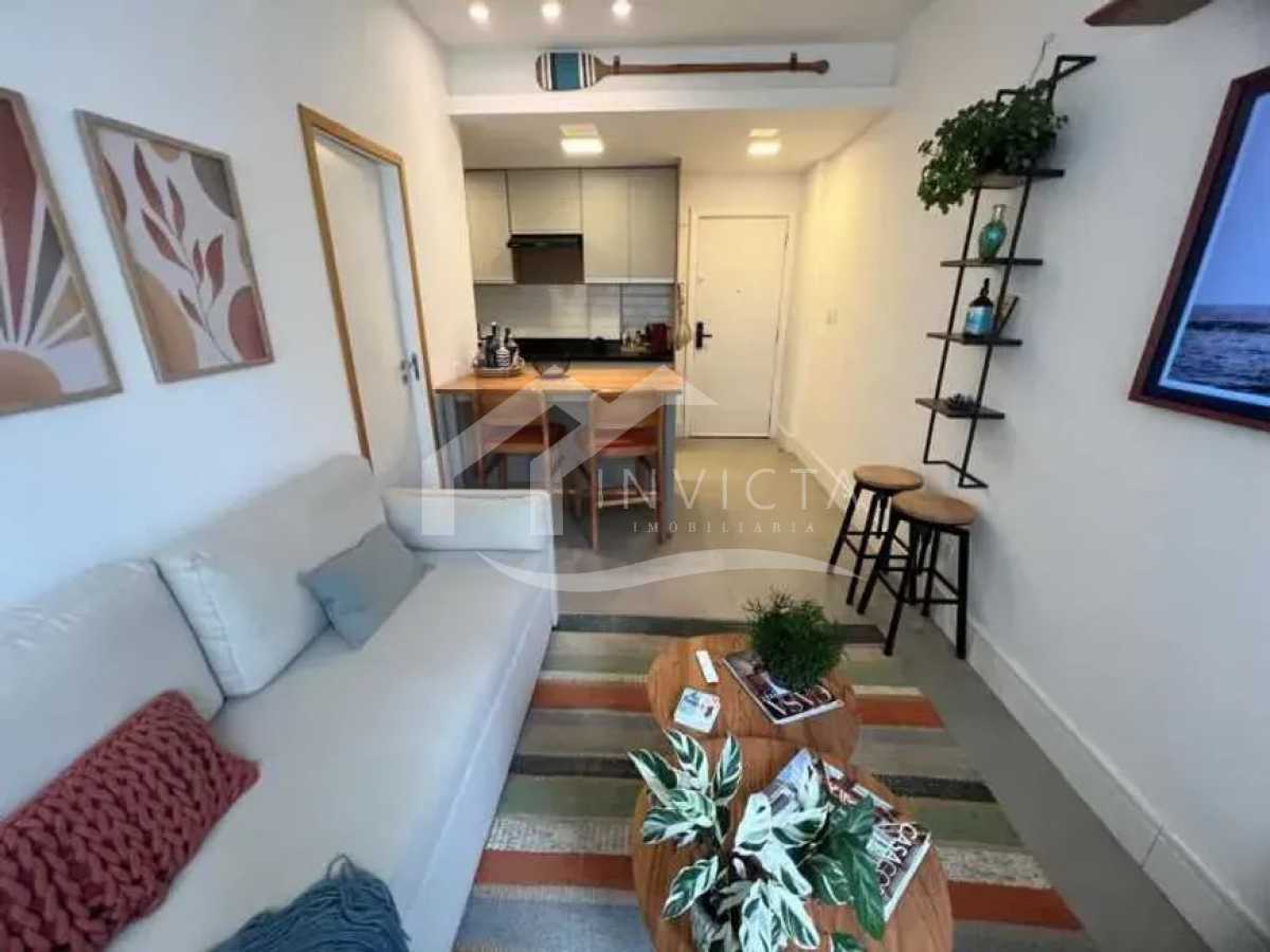 b87a6c701aaf497a96a4527bfbac50 - 1