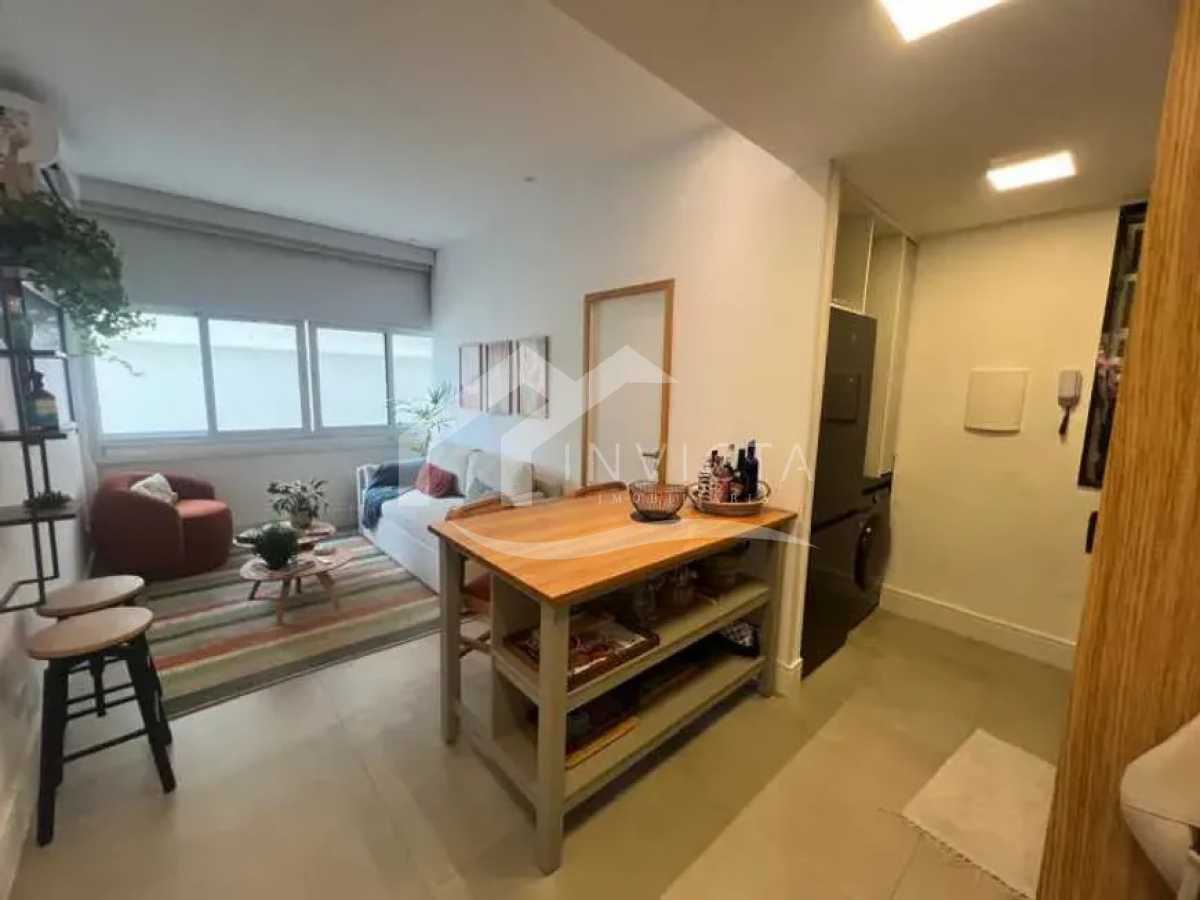 b52086df846a400bb176e540fe598e - 4