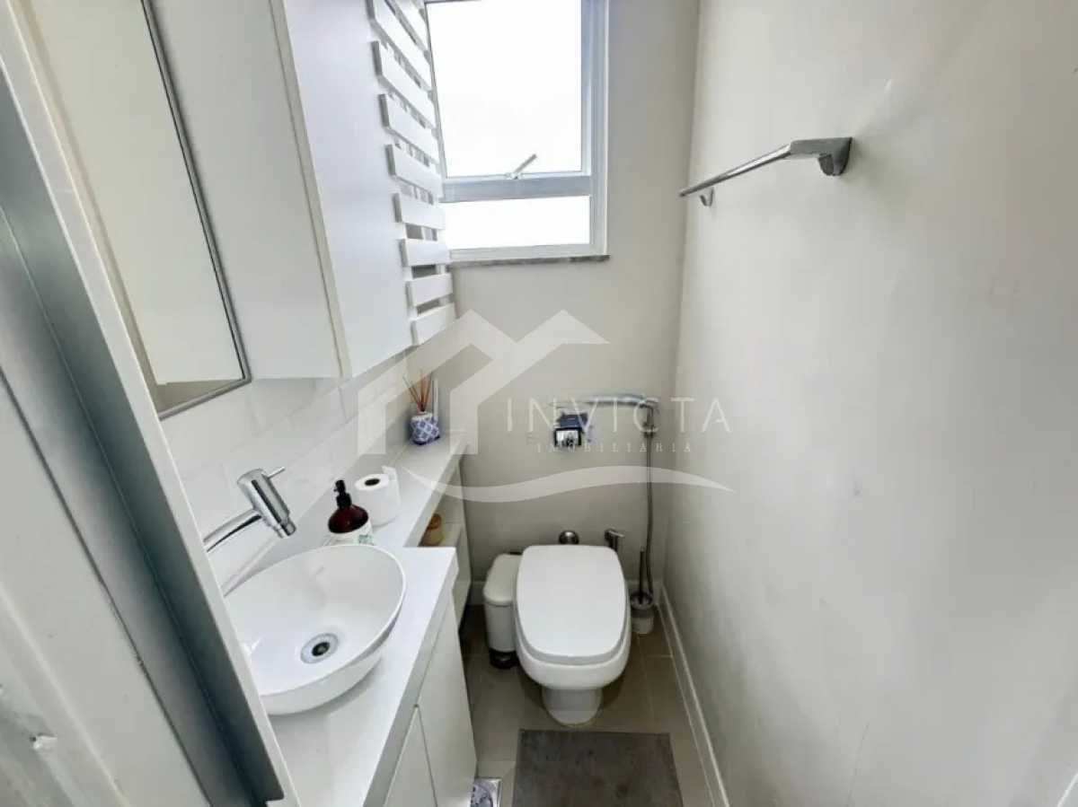 a20d39f9d7fe43c7ae5f86c6ca3ab2 - 21