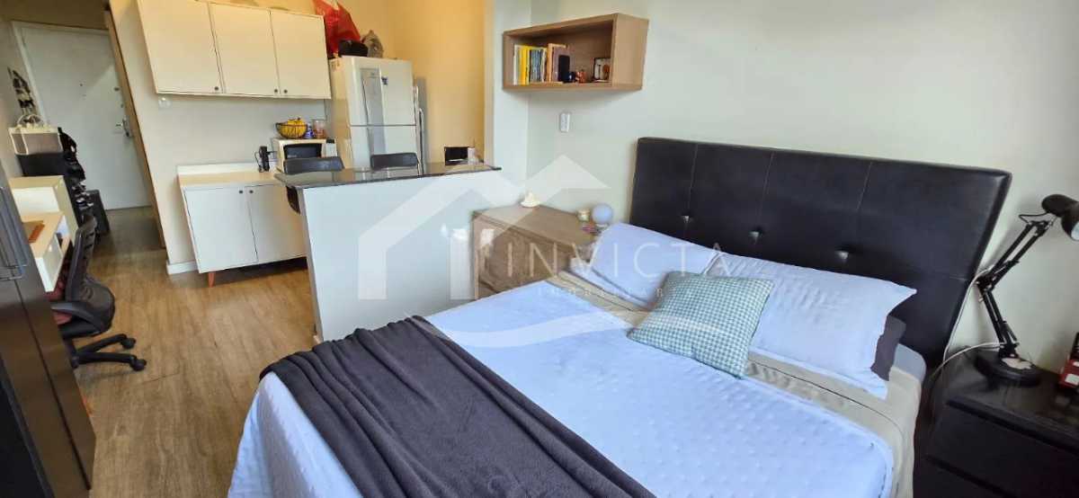 1295842-Photoroom - 10