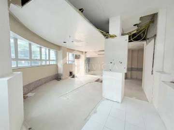 Ótima localização - Excelente loja comercial, sala ampla com subsolo no coração do Leblon. - IPLJ00006