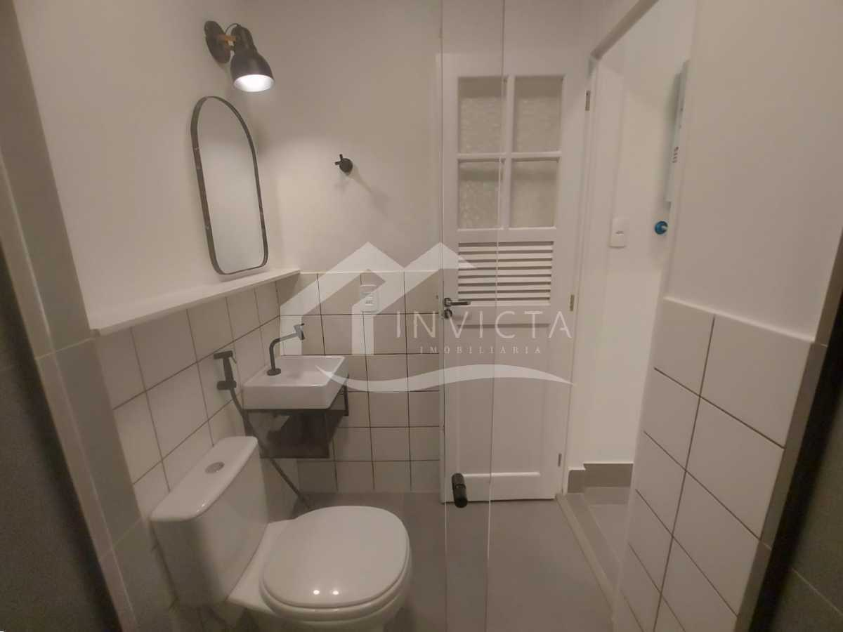 Banheiro de serviço - 21