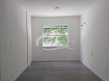 Imperdível - Excelente quarto e sala totalmente reformado e com vista verde em Copacabana - BTAP10017