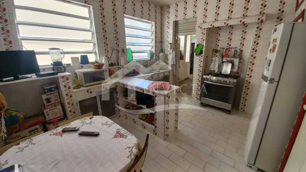 Conheça WhatsApp Image 2026-01-28 at 1 do imóvel - IMÓVEL DE 230M²: 4 QUARTOS(1 SUÍTE), TOTAL DE 3 BANHEIROS, 2 SALAS, COPA-COZINHA COMPLETA, DEPENDÊNCIA COM 2 QUARTOS, VAGA NA ESCRITURA, NO POSTO 4 DE COPACABANA! - RPAP40096 - 21 WhatsApp Image 2026-01-28 at 1 - 21