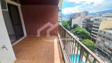 Imperdível - MARAVILHOSO 2 QUARTOS(1 SUÍTE), COM SALA ENORME, 2 VARANDAS, REFORMADO, 2 VAGAS NA ESCRITURA, LAZER COMPLETO, AO LADO DO ARPOADOR E IPANEMA!!! - FCAP21618