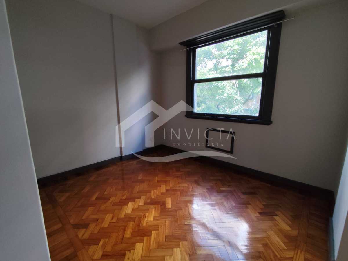 1 quarto revertido. - 8