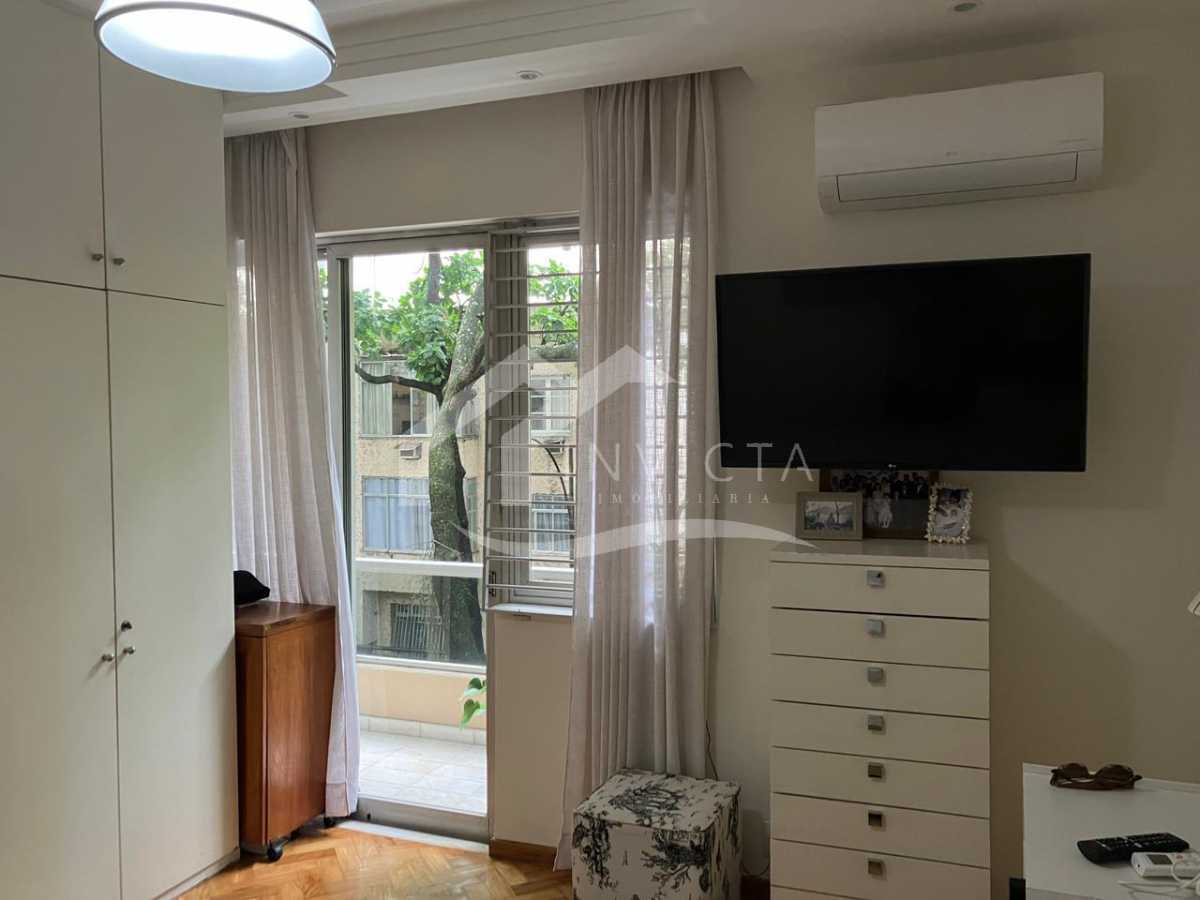 Suíte com varanda - 11