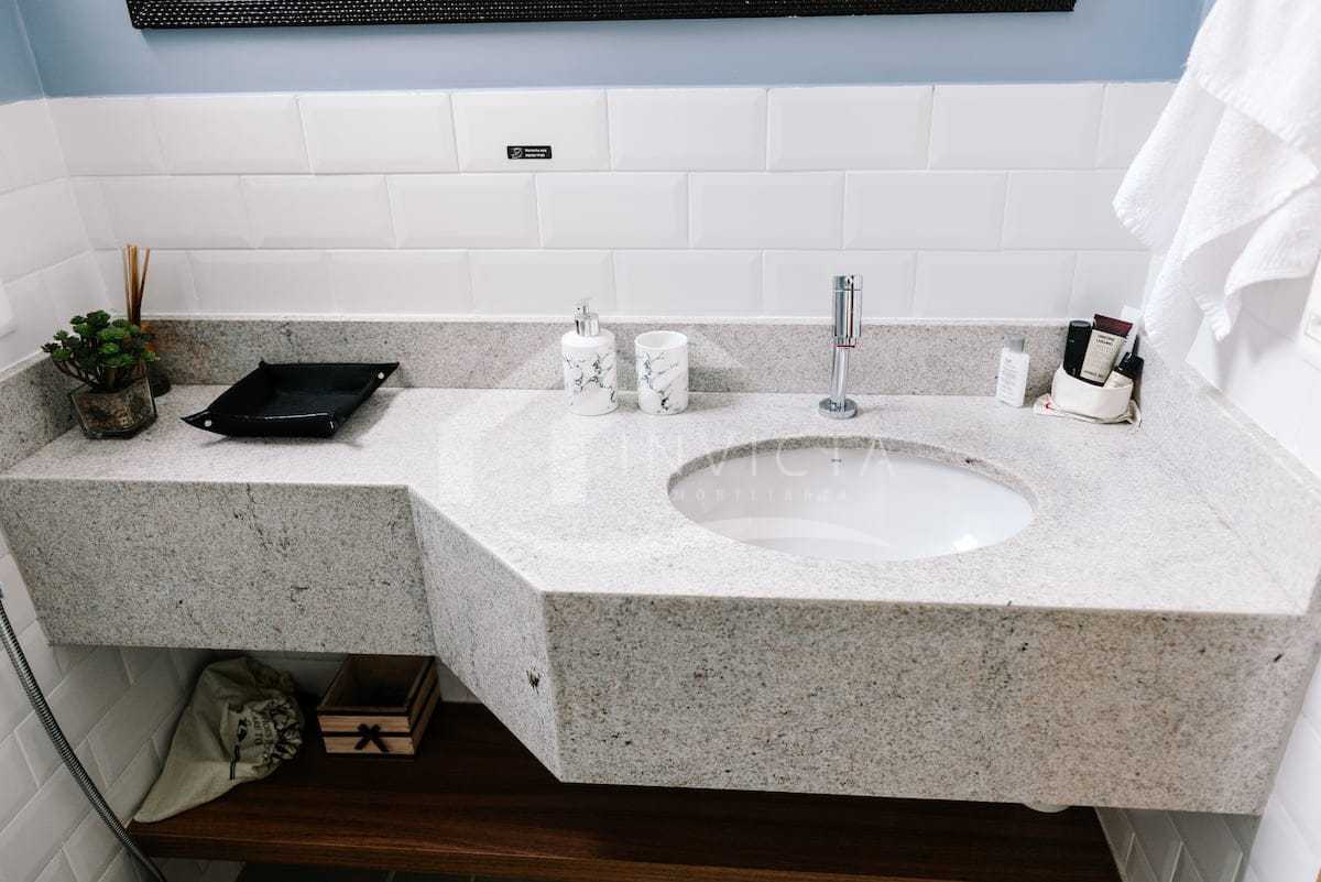 5c2402cb-53ae-45ae-8266-a92ecc - 24