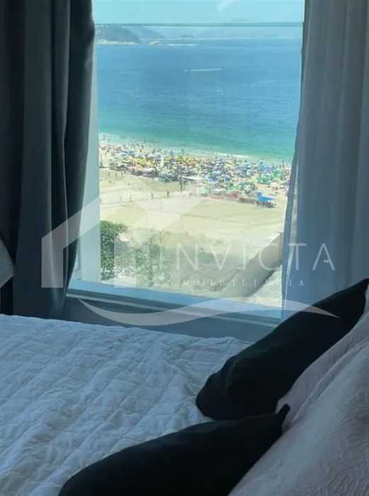 Ótima localização - MARAVILHOSA COBERTURA NA QUADRA DA PRAIA EM COPACABANA!!! - FCCO70001