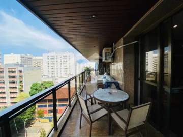 Ótima localização - Maravilhoso 3 quartos, sendo 1 suite, com duas vagas e varanda com vista livre em Ipanema - IPAP30294