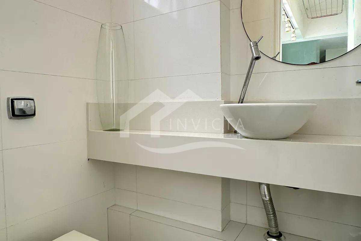 Conheça WhatsApp Image 2026-04-01 at 1 do imóvel - Amplo apartamento de 5 quartos com suíte, vaga de garagem e vista panorâmica para o mar - RPAP50010 - 26 WhatsApp Image 2026-04-01 at 1 - 26