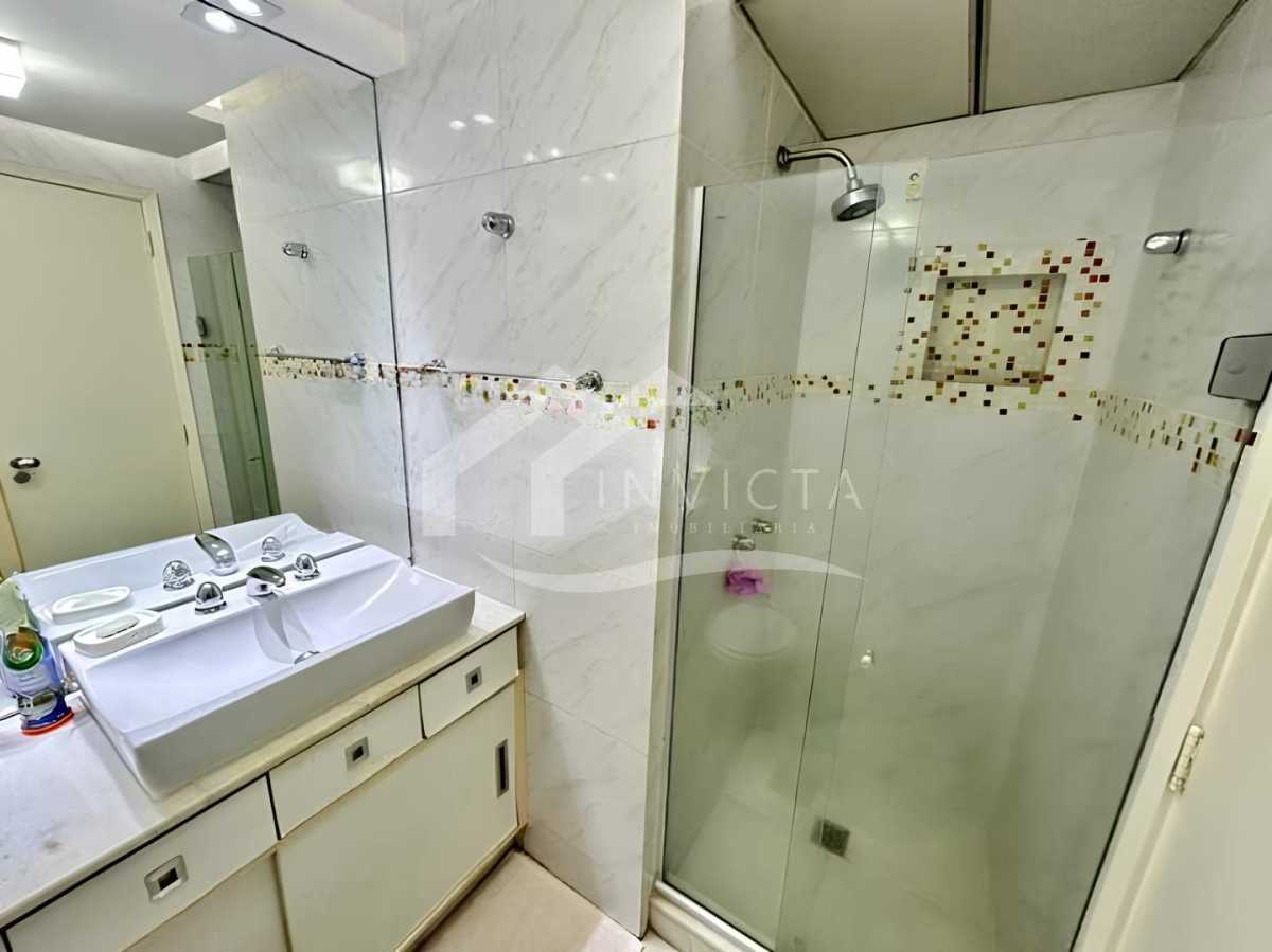 Banheiro social - 18